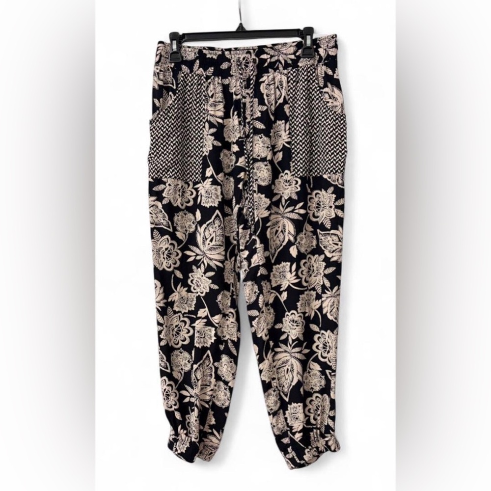 American Eagle Printed Black & Cream Harem Pants - Women (M)
